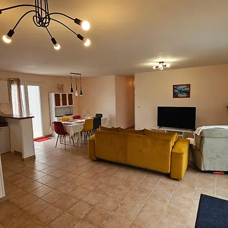 Дом отдыха Maison De Plain-pied Jardin Calme - 6 Pers. - Fr-1-71-112