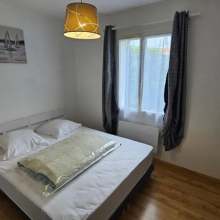 Дом отдыха Maison De Plain-pied Jardin Calme - 6 Pers. - Fr-1-71-112